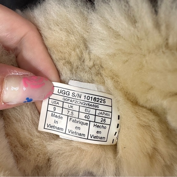 UGG Bailey Bow II Sheepskin Boots Chestnut Women’s 9 - Picture 8 of 13